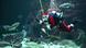 Un buceador disfrazado de Papá Noel en el acuario del Multimar Wattforum en Schleswig-Holstein el día de San Nicolás. Un buceador disfrazado de Papá Noel en el acuario del Multimar Wattforum en Schleswig-Holstein el día de San Nicolás.