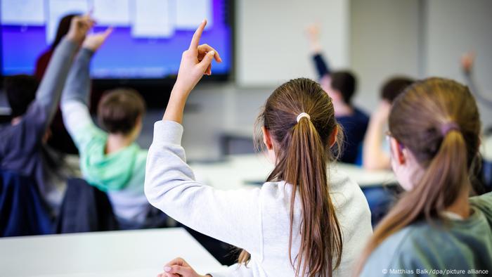 [Coluna] Belle Silva e a descredibilização dos profissionais da educação