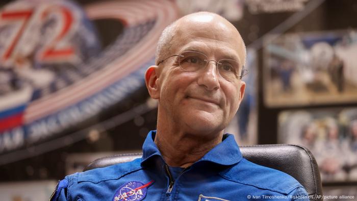 Astronauta mais velho em atividade da Nasa volta à Terra