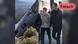 Fotomontage: Links das Bild eines Flugzeugwracks, rechts geht Assad mit seiner Frau Hand in Hand Fotomontage: Links das Bild eines Flugzeugwracks, rechts geht Assad mit seiner Frau Hand in Hand