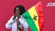 Ghana Jane Naana Opoku-Agyemang portant le drapeau du Ghana Ghana Jane Naana Opoku-Agyemang portant le drapeau du Ghana