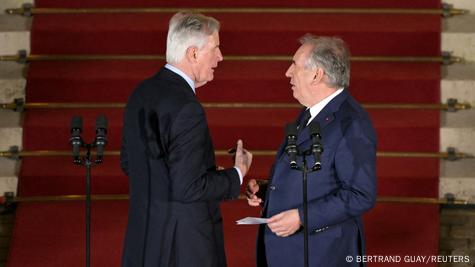 Michel Barnier dhe François Bayrou bisedojnë pas deklarimit para mediave