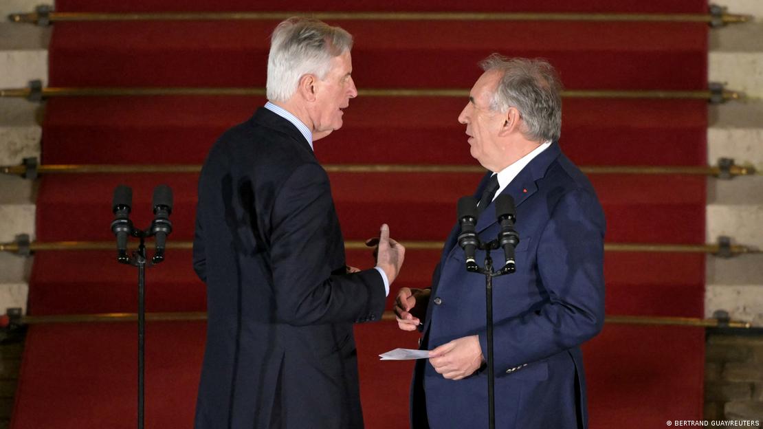 Michel Barnier dhe François Bayrou bisedojnë pas deklarimit para mediave