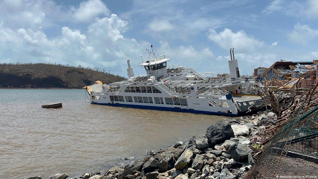 Navio encalhado em Mayotte