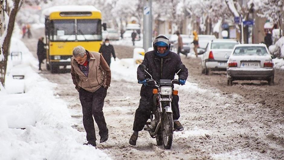 Sneg u Teheranu: Građani sve manje mogu da se oslone na javne usluge