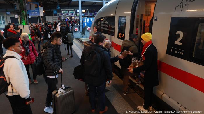 Rota ferroviária de alta velocidade Berlim-Paris é lançada