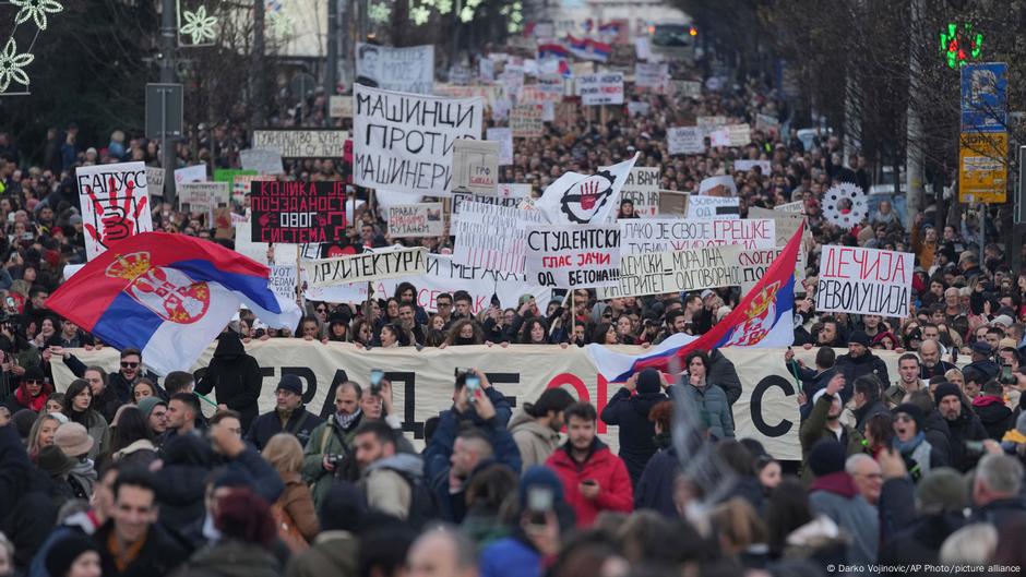 Studenti sa raznih strana Beograda sreli su se na Slaviji