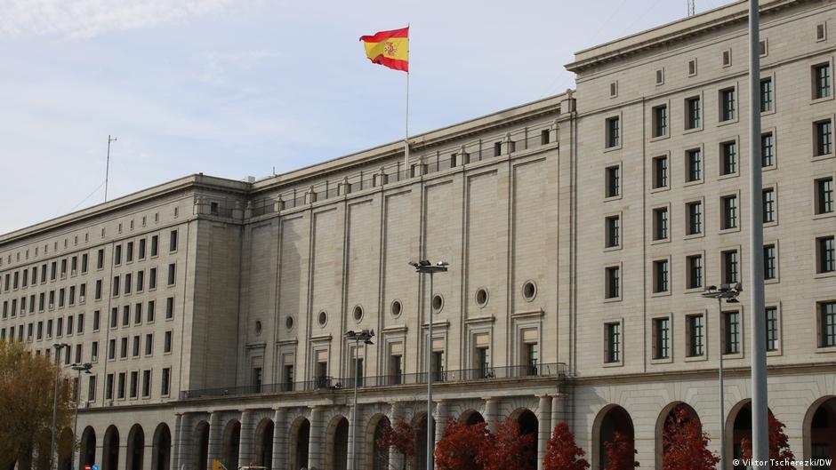 Масова легалізація мігрантів у Іспанії: шанс чи загроза?