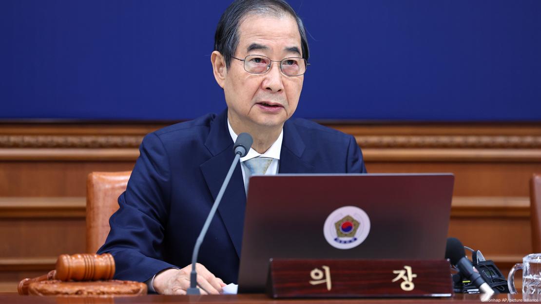 O primeiro-ministro da Coreia do Sul e presidente interino afastado, Han Duck-soo