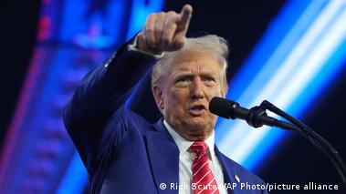 Trump es condenado sin prisión por caso Stormy Daniels – DW – 10 ...