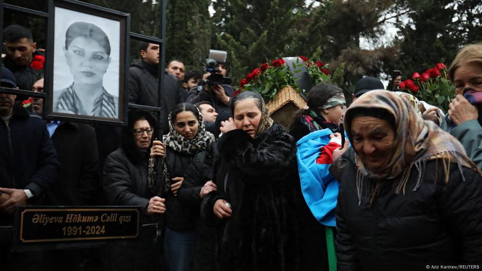 Sahrana članova posade srušenog azerbejdžanskog aviona - iz Kremlja su stigli samo uzdržani izrazi saučešća