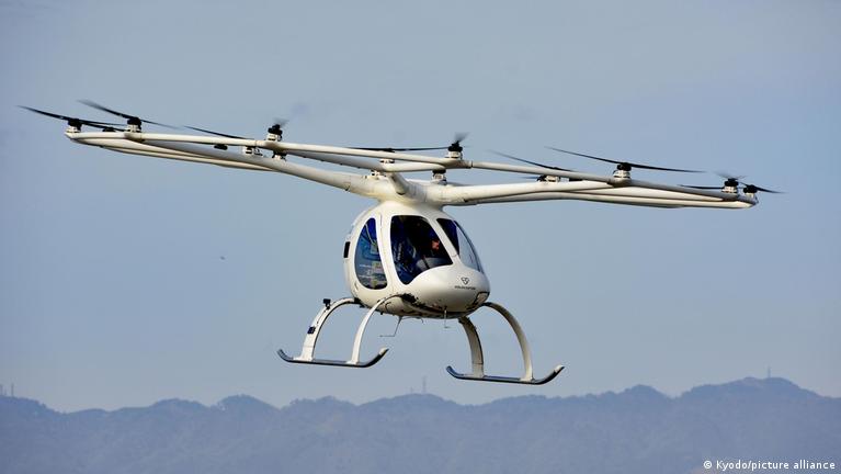 Oldindan porno Katta kokrakli qaynona kuyovini silkitadi