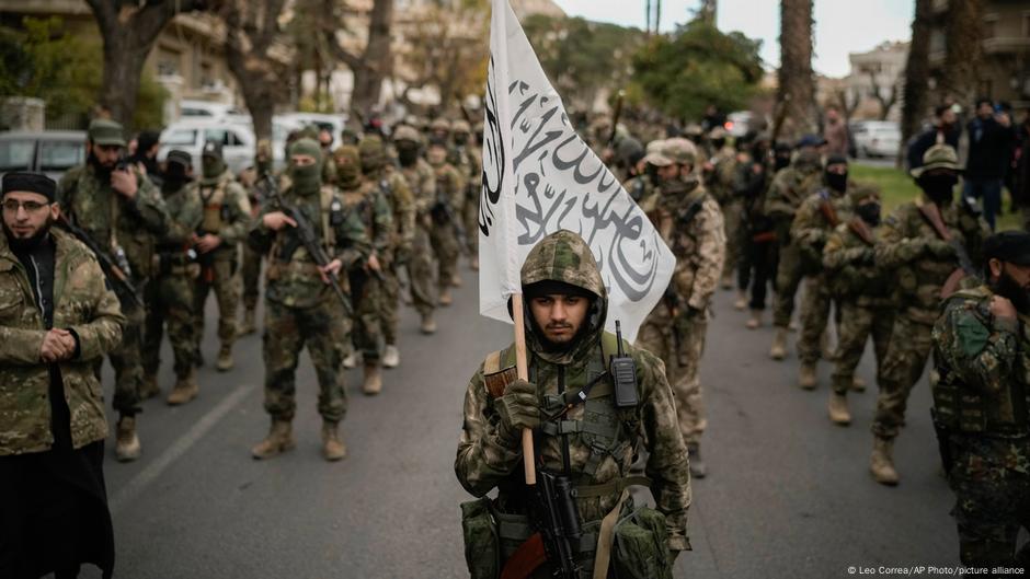 سوريا ـ تعيين القائد العسكري لـ"هيئة تحرير الشام" وزيرا للدفاع