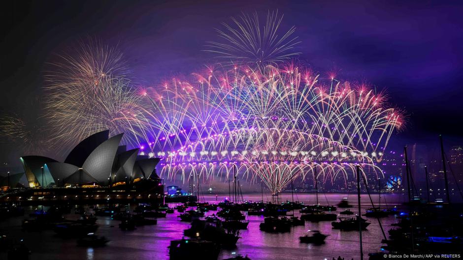 2025 ـ سيدني تحتفل بقدوم العام الجديد بعروض رائعة