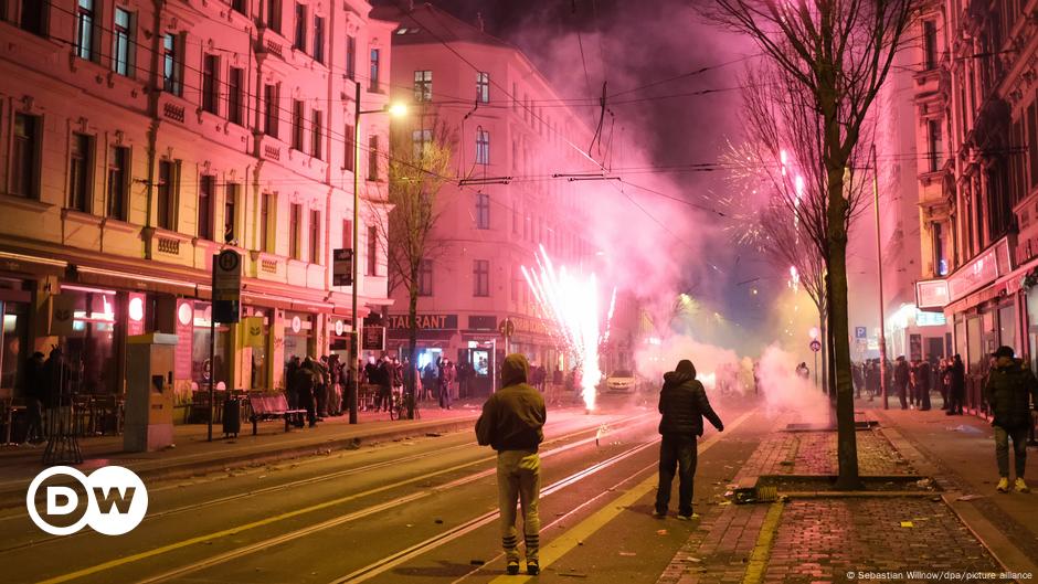 Celebraciones de Año Nuevo cobran cinco vidas en Alemania – DW – 01/01/2025