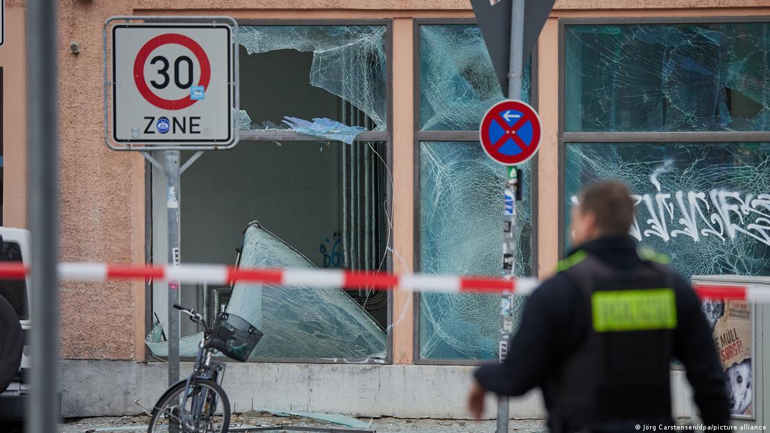 Los bomberos calificaron algunas zonas de Berlín como "campo de batalla" tras la Nochevieja.