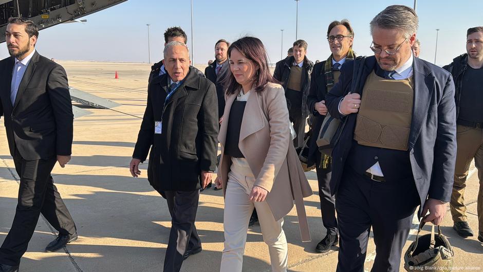 وصول بيربوك إلى دمشق: "يجب ألا نفوت فرصة دعم الشعب السوري"