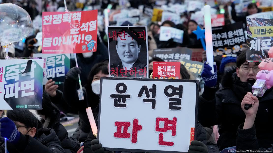 Protesters attend a rally demanding the arrest of impeached South Korean President Yoon Suk Yeol in Seoul on January 4, 2025 Protesters attend a rally demanding the arrest of impeached South Korean President Yoon Suk Yeol in Seoul on January 4, 2025