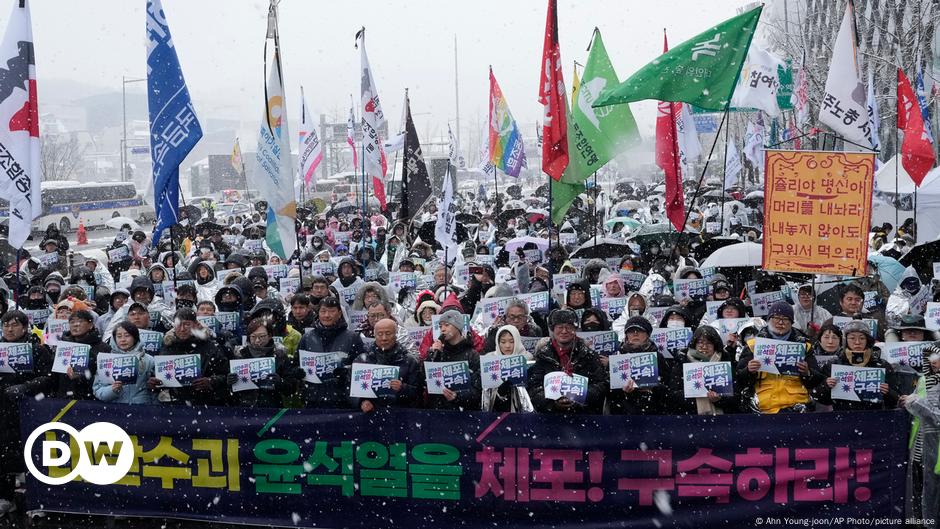 South Korea: Thousands protest for and against Yoon’s arrest – DW – 01/05/2025