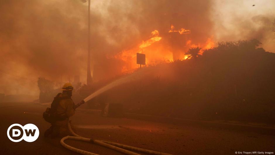 California wildfires force thousands to evacuate Los Angeles