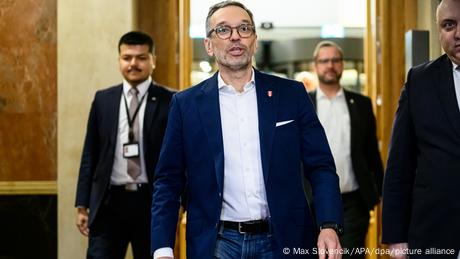 Αυστρία: Θα γίνει ο Κικλ καγκελάριος;