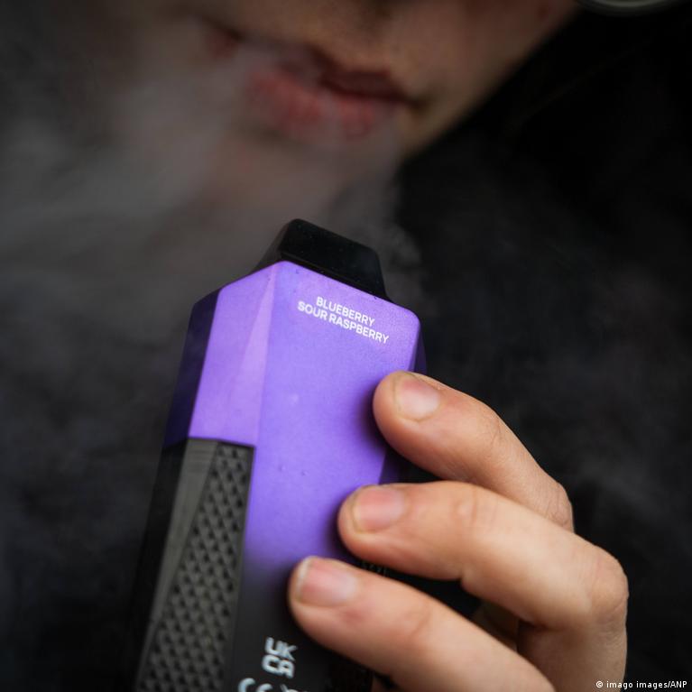 UK bans sale of disposable vapes