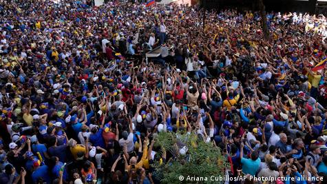 Venezuela Caracas 2025 | Proteste gegen Maduro vor Amtseinführung - Oppositionelle Machado mobilisiert
