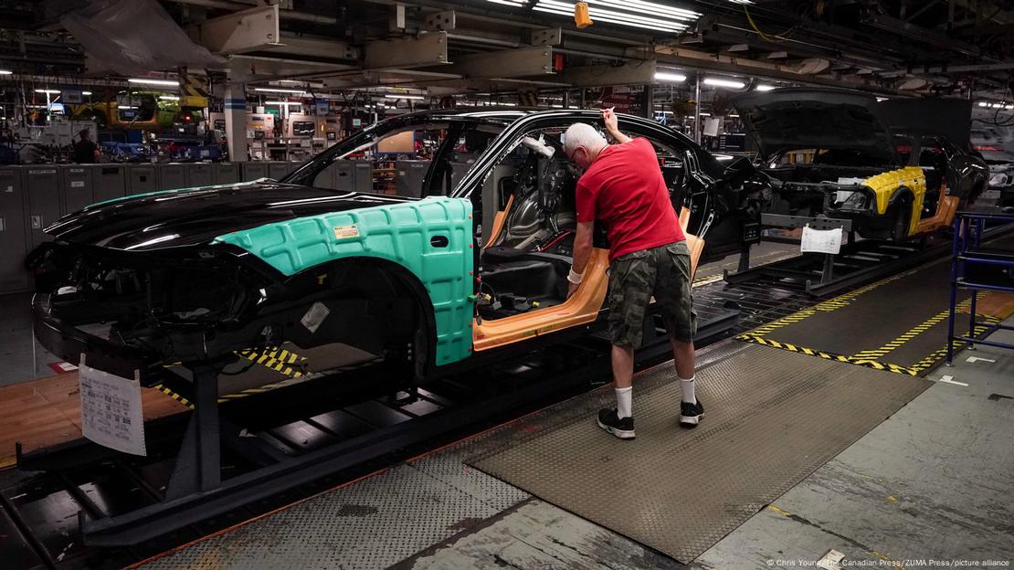 Linha de montagem de carro em Brampton, Canadá