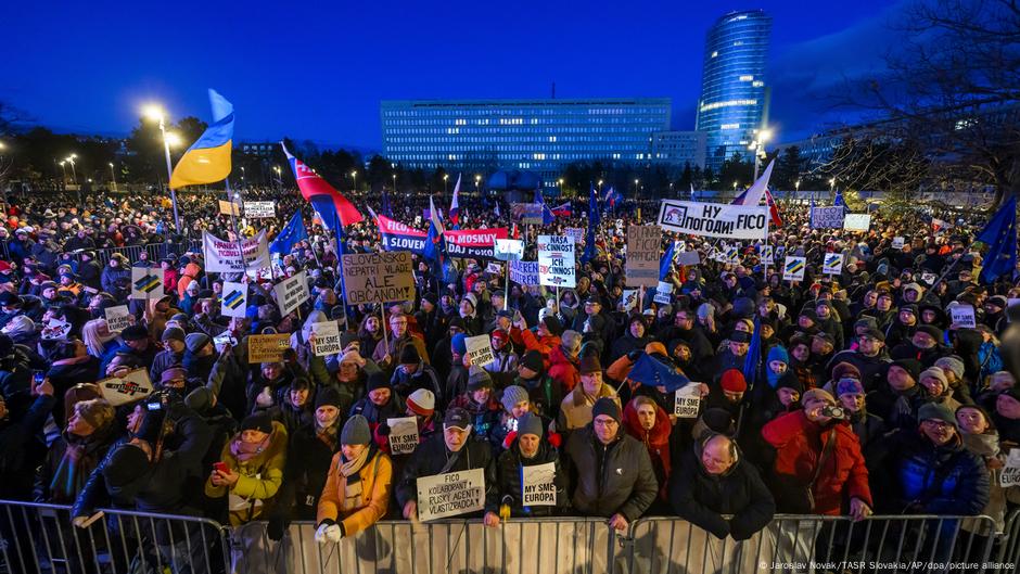 Više od 100.000 ljudi učestvovalo je na protestima širom Slovačke 24. januara