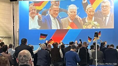 AfD στο 22% με Βάιντελ, "νέα" νεολαία και επεισόδια