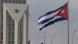 En la imagen aparece la bandera de Cuba frente a la embajada de Estados Unidos en La Habana. En la imagen aparece la bandera de Cuba frente a la embajada de Estados Unidos en La Habana.
