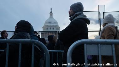 Trump inauguration moved indoors due to freezing weather – DW – 01/17/2025