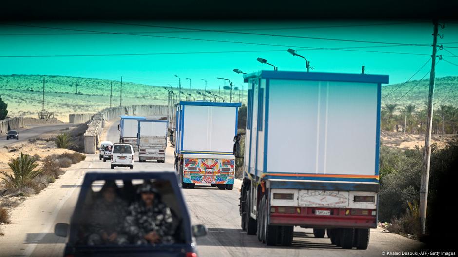 Pomoć za Gazu da, prihvatanje Palestinaca ne: isporuke pomoći na putu od egipatskog Sinaja prema Pojasu Gaze