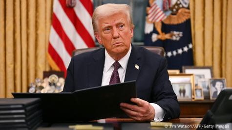Donald Trump en el despacho oval.