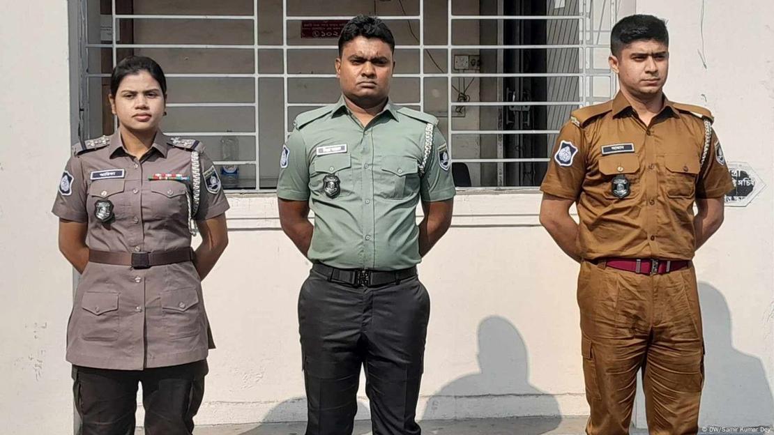 পুলিশ, র্যাব ও আনসারের জন্য প্রস্তাবিত নতুন পোশাকে তিনজন