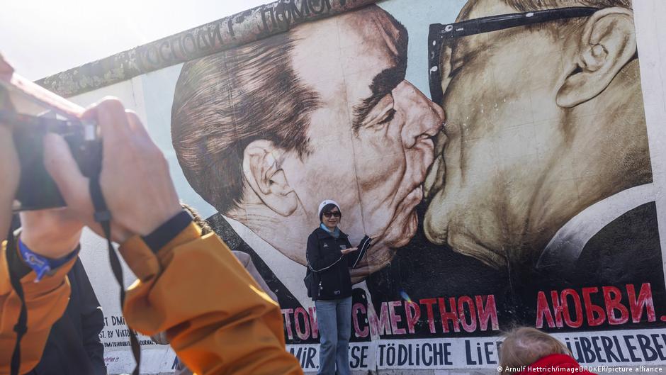 -Hier-hat-sich-alles-ver-ndert-East-Side-Gallery-wird-35