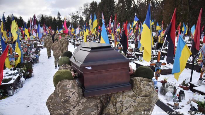 Ucrânia acusa Rússia de assassinar centenas de prisioneiros de guerra
