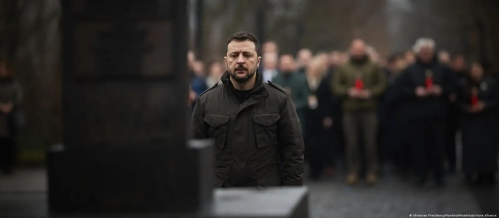 Trans jerks off va soradi Mushukni sevuvchilar ishtirokidagi ruscha porno