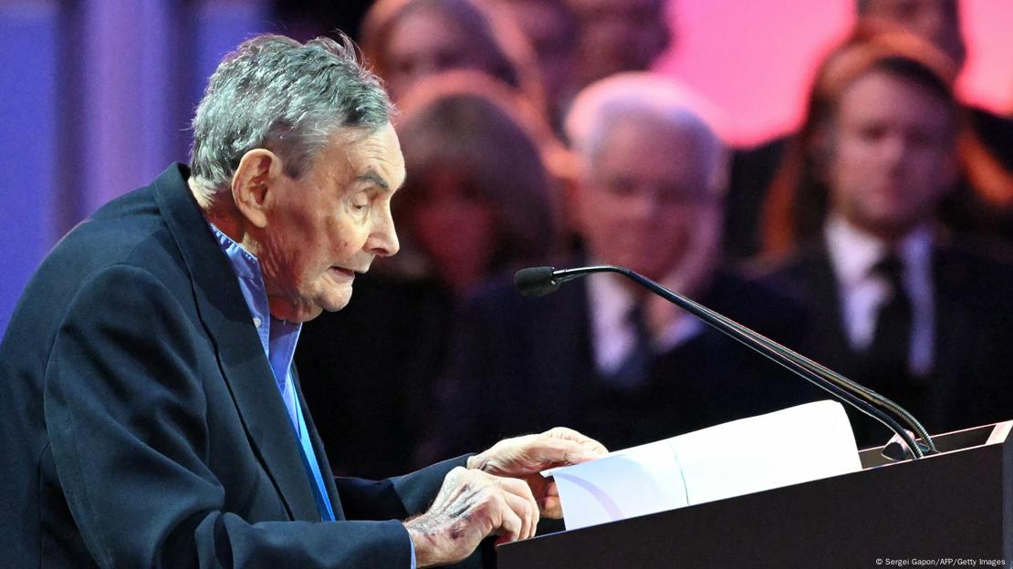 Marian Turski, de 98 años, habla ante el público en la ceremonia conmemorativa de la liberación del campo de concentración alemán nazi de Auschwitz. (27.01.2025). Marian Turski, de 98 años, habla ante el público en la ceremonia conmemorativa de la liberación del campo de concentración alemán nazi de Auschwitz. (27.01.2025).