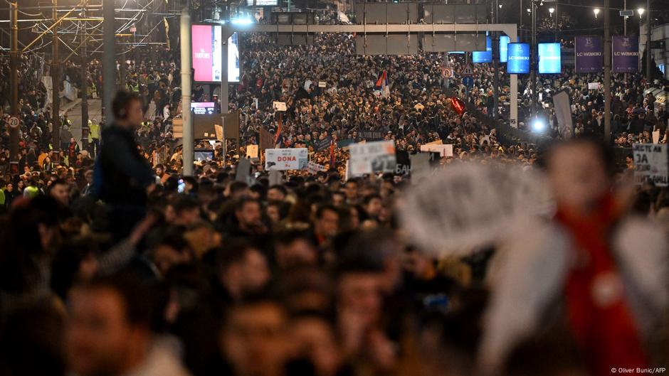 Nepregledna masa ljudi na blokadi Autokomande u Beogradu 27. januara 2025.