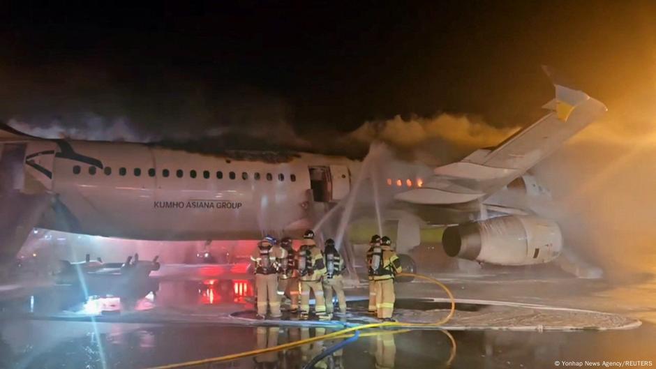 South Korea: Airplane catches fire at Busan airport