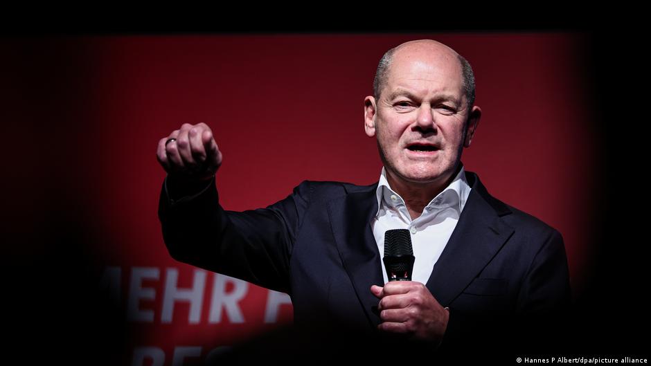 قبيل قمة باريس ـ شولتس يدعو إلى "الوحدة الأوروبية"