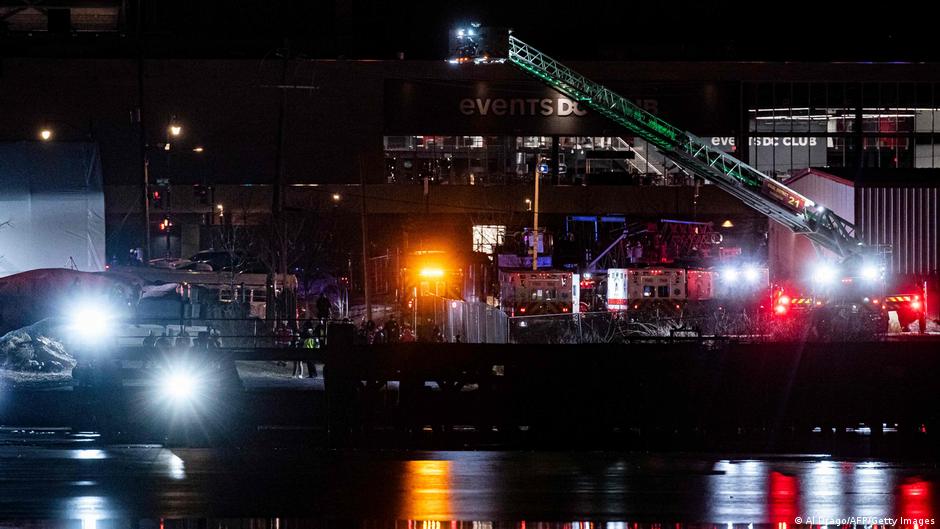 В рухнувшем в США лайнере были бывшие российские фигуристы – DW – 30.01.2025