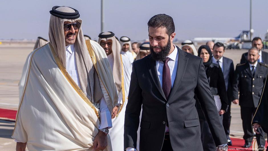 من دمشق.. أمير قطر يدعو لحكومة "تمثل جميع الأطياف" في سوريا