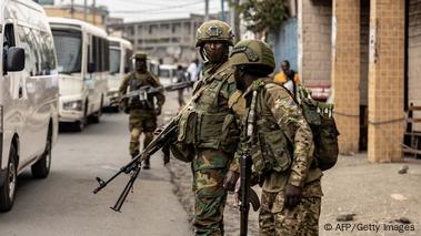 Rebeldes do M23 controlam passagem de fronteira para Ruanda