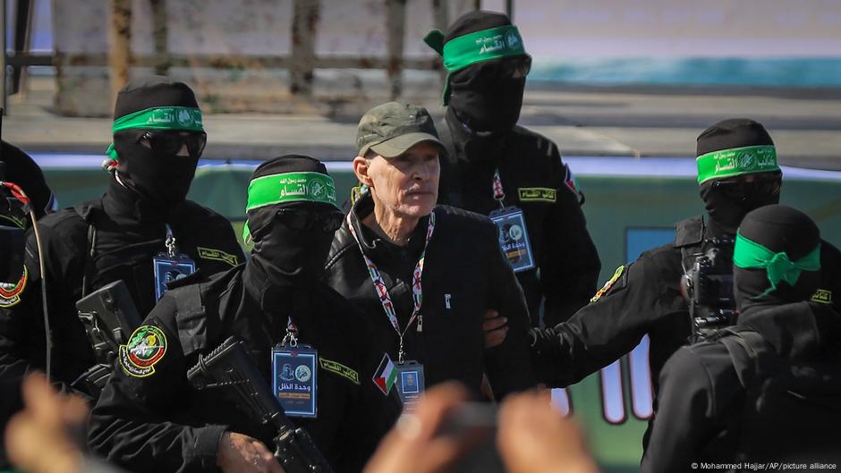 Tokom primirja u februaru, Hamas je predao izraelske taoce Crvenom krstu