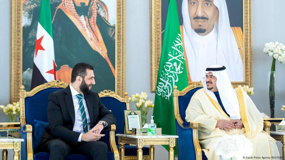 الشرع يبدأ زيارة للسعودية هي الأولى للخارج منذ تسلمه الرئاسة
