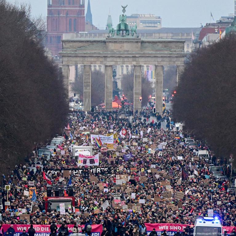 Berlin: 160,000 protest against CDU-AfD collaboration – DW