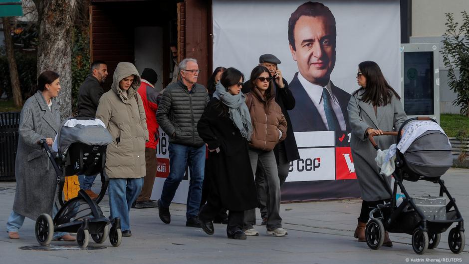 Bilbord u Prištini uoči izbora u nedelju 9. februara