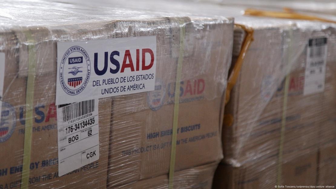 Cajas de ayuda de la agencia de desarrollo estadounidense USAID.